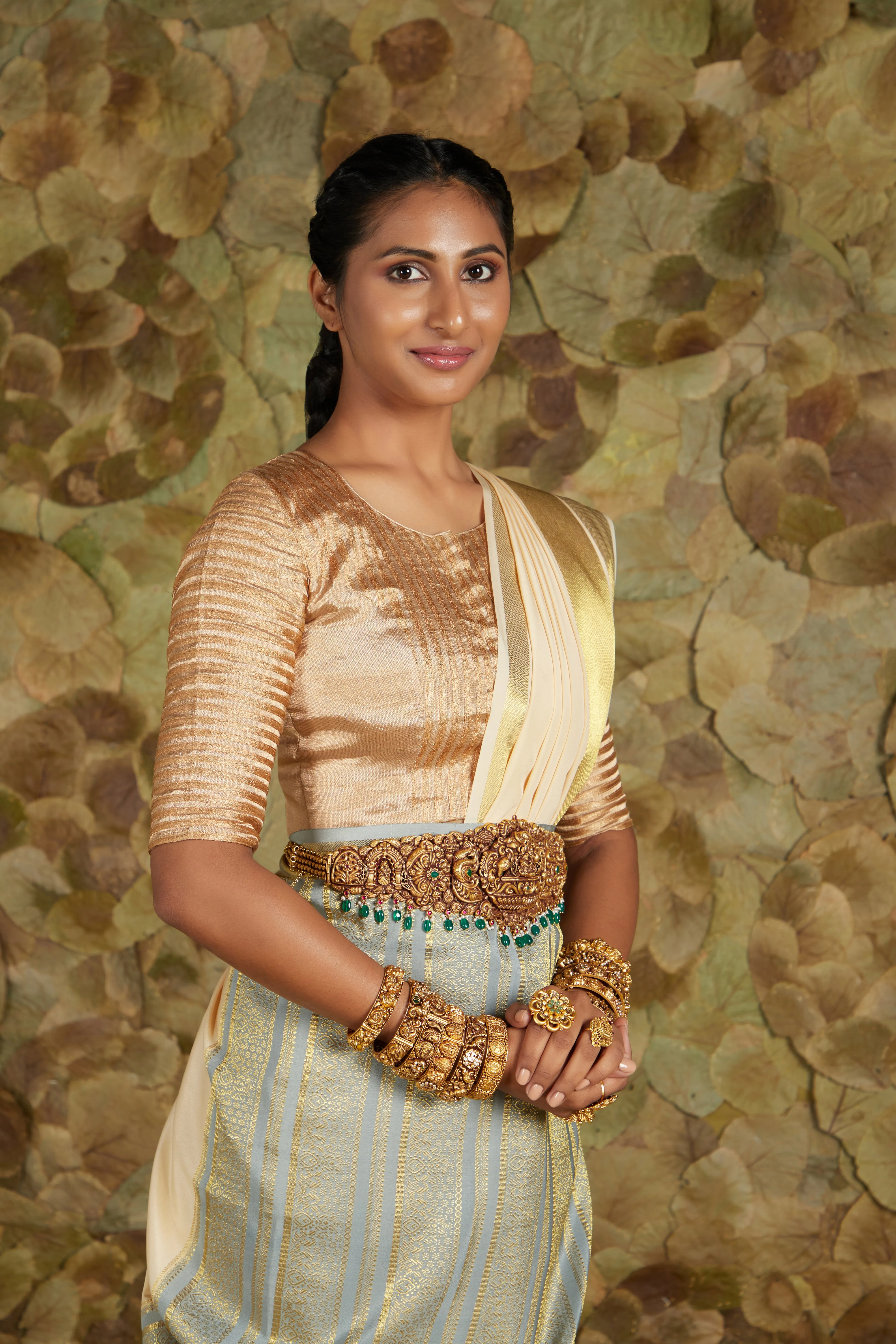 Aarthi in Pearl River x Shell /ಬೂದಿ x ಶಂಕು Aarthi Saree