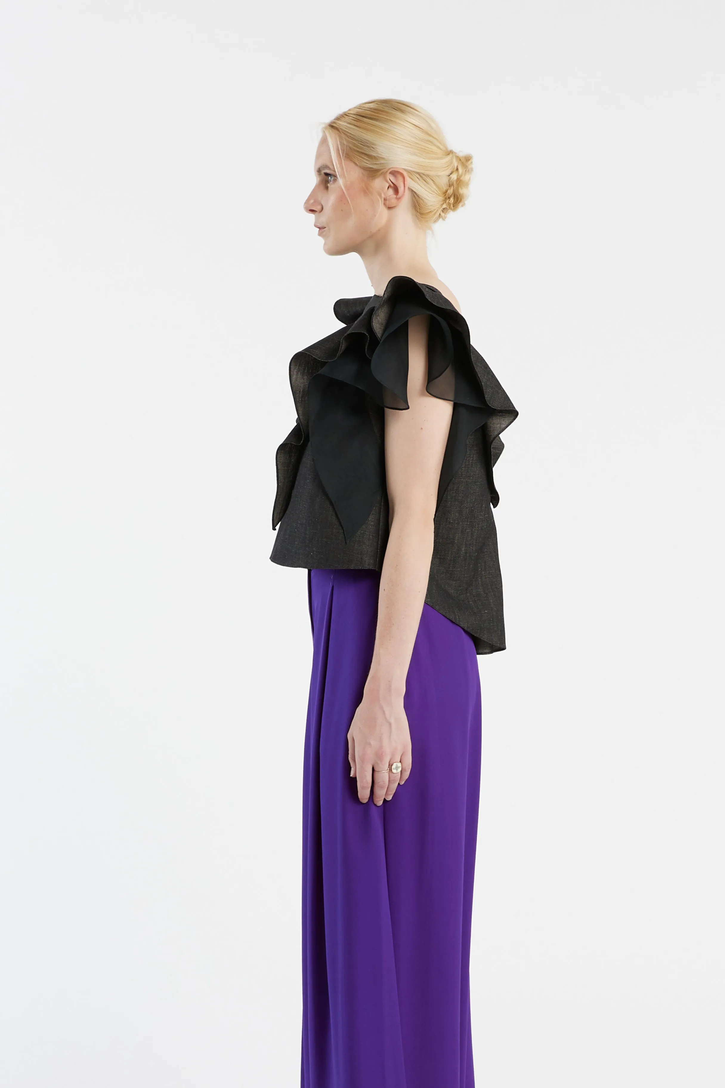 BUTTERFLY denim - ruffled black top