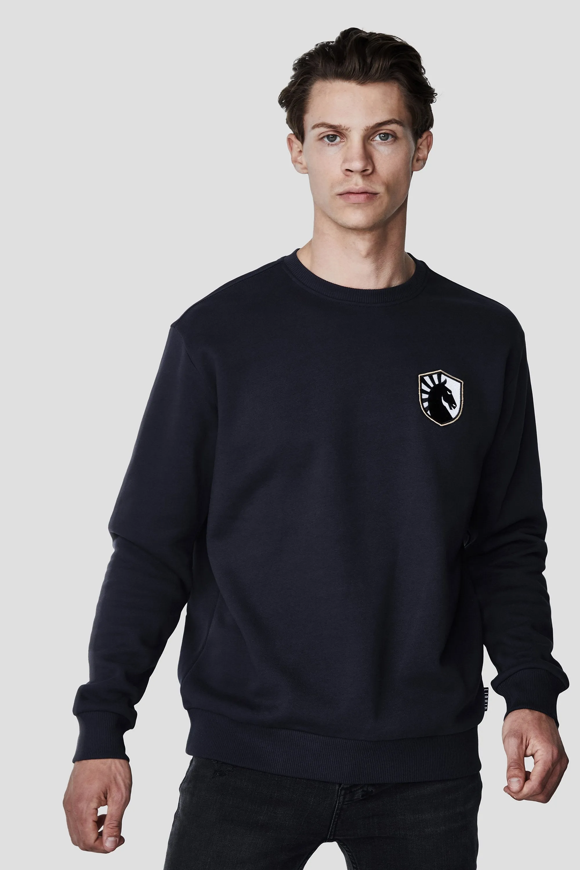 CITY CREWNECK SWEATSHIRT