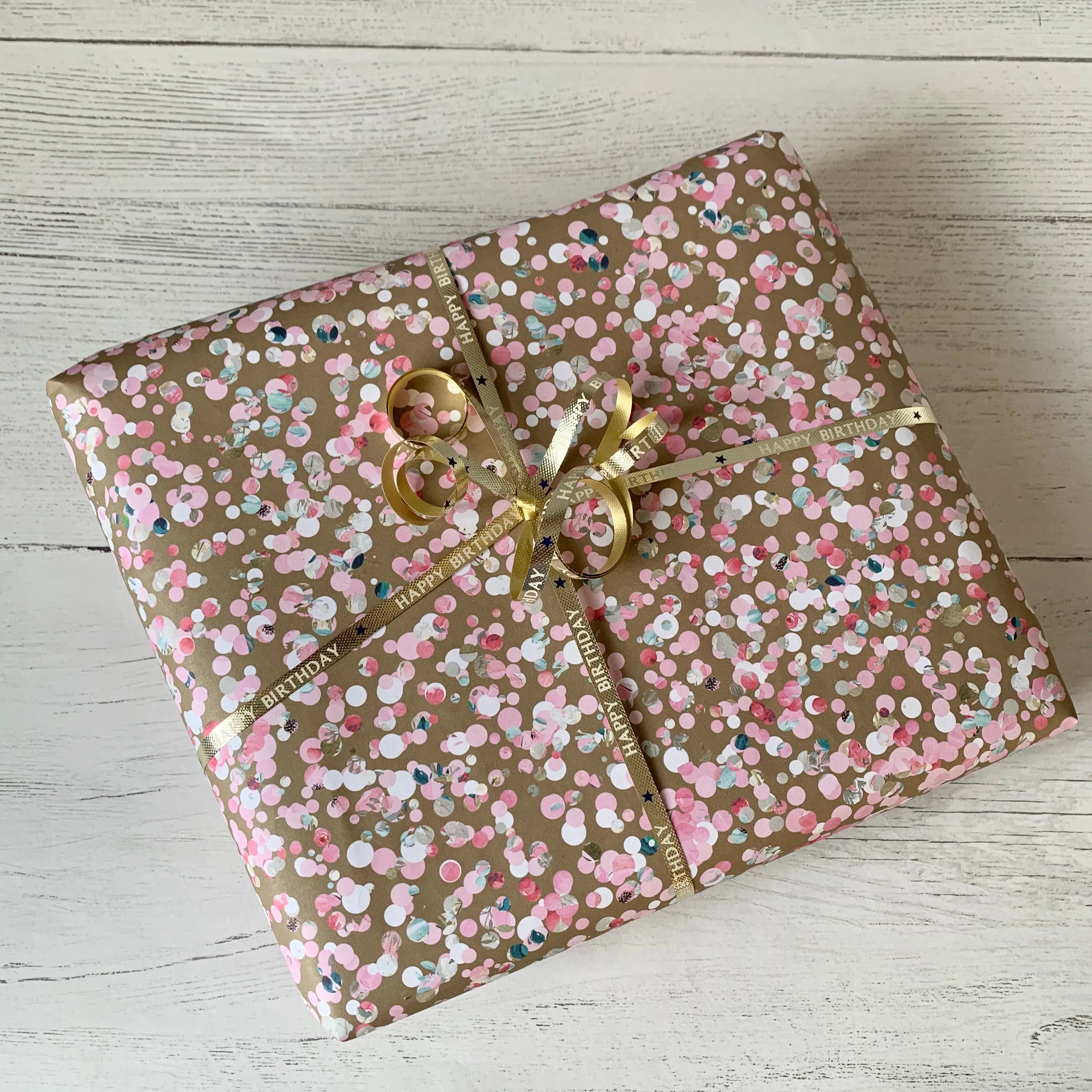 GIFT WRAPPING