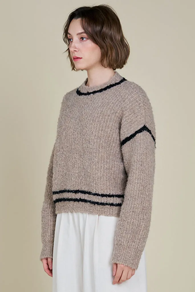 GRADE AND GATHER CONTRAST OUTLINE SWEATER