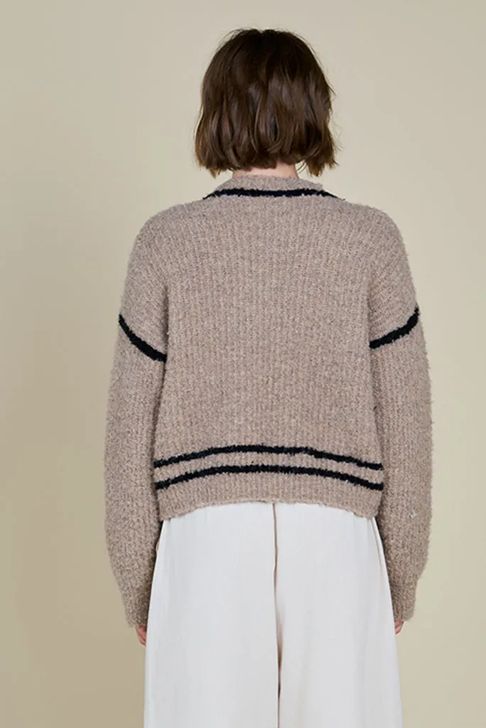 GRADE AND GATHER CONTRAST OUTLINE SWEATER